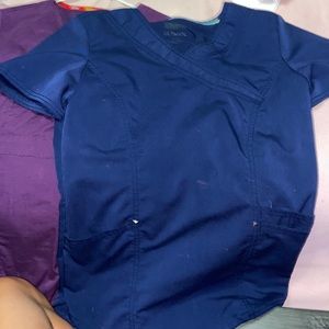 Scrub set 3 small but fit like medium